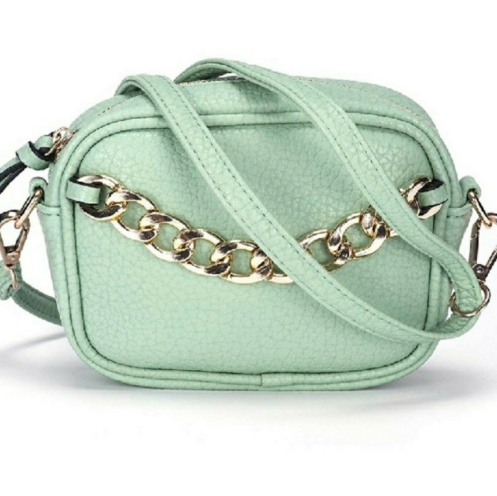 💕Chucky Chain Statement Crossbody/Wristlet💕